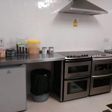 אכסניה Citi Downtown *